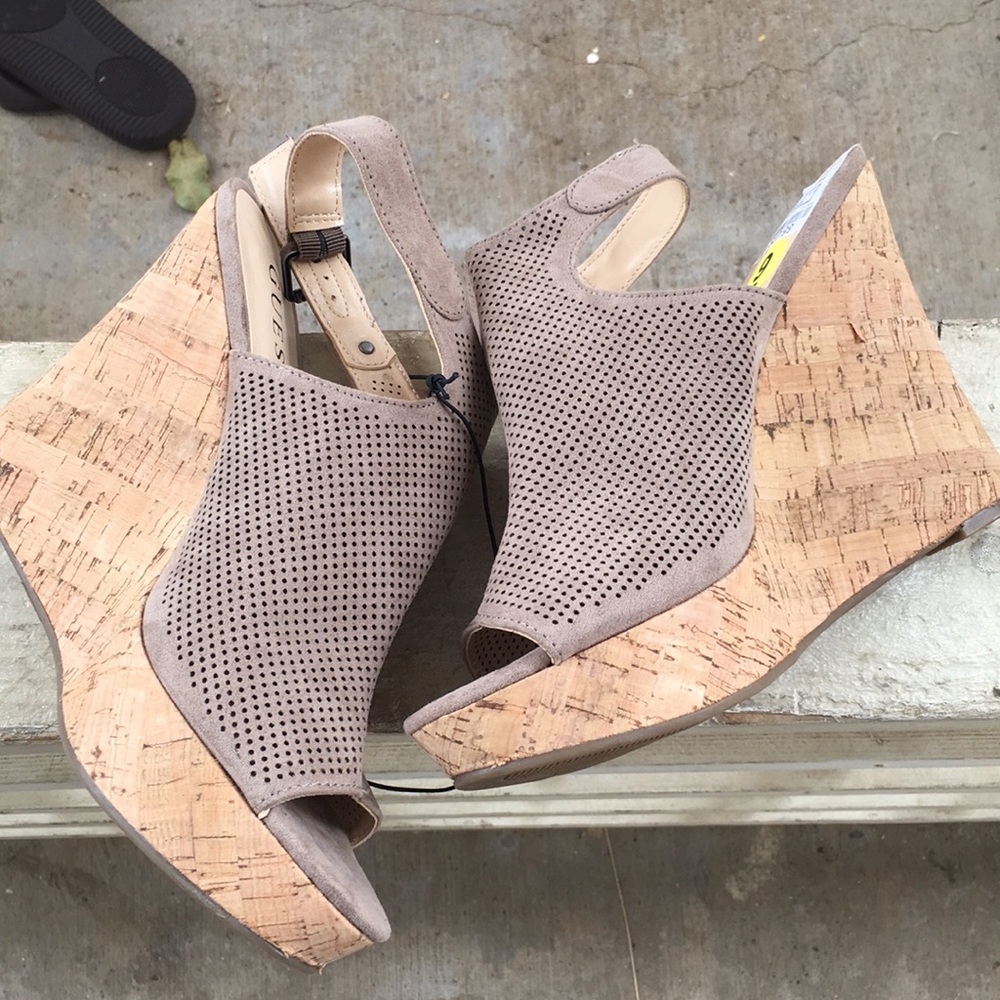 Guess wedges